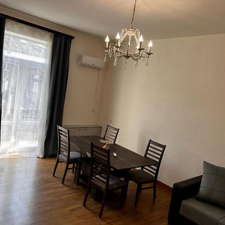 Komitas Apartement Ереван Экстерьер фото