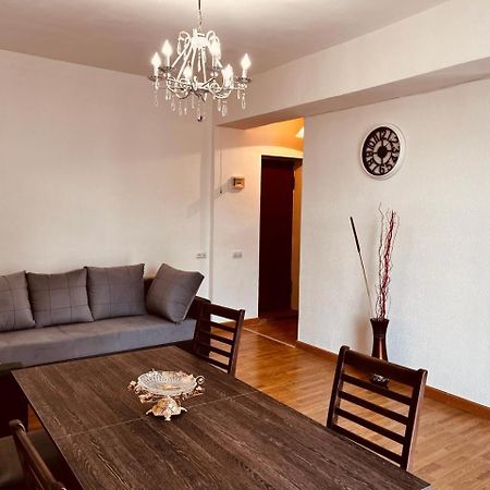 Komitas Apartement Ереван Экстерьер фото