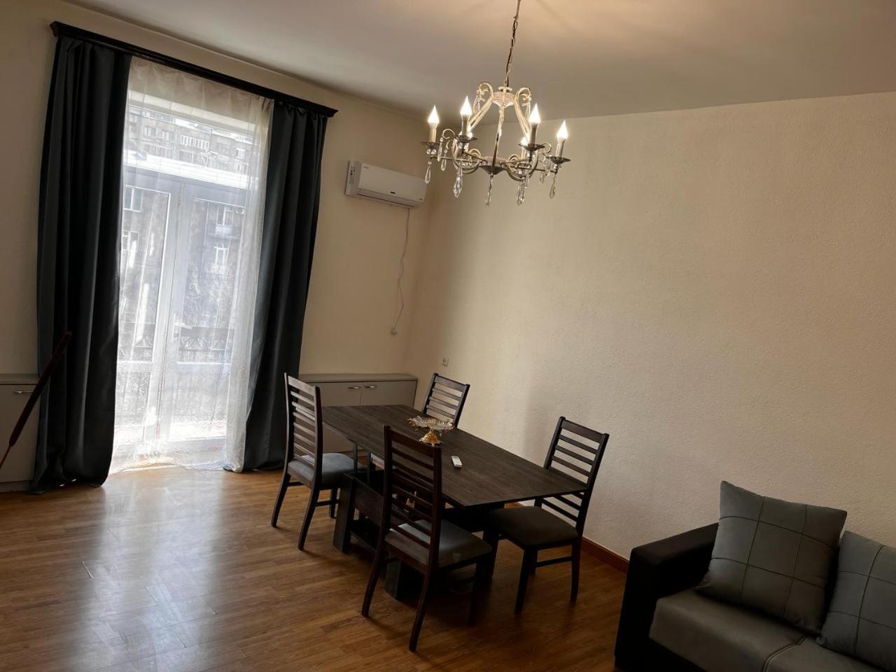 Komitas Apartement Ереван Экстерьер фото