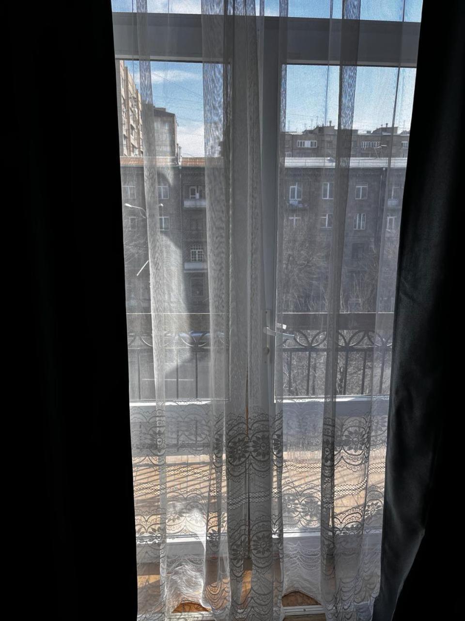 Komitas Apartement Ереван Экстерьер фото